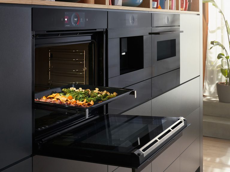 BSH_LAB_Healthy_Oven-06AirFry-Product_1600x1200px_RGB_accentline_master